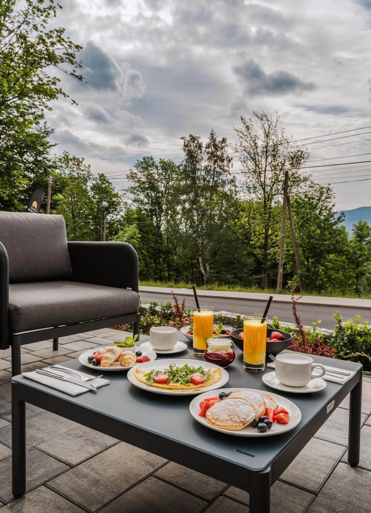 Zloty Horyzont Hotel & Resort שצ'קלארסקה פוראובה מראה חיצוני תמונה